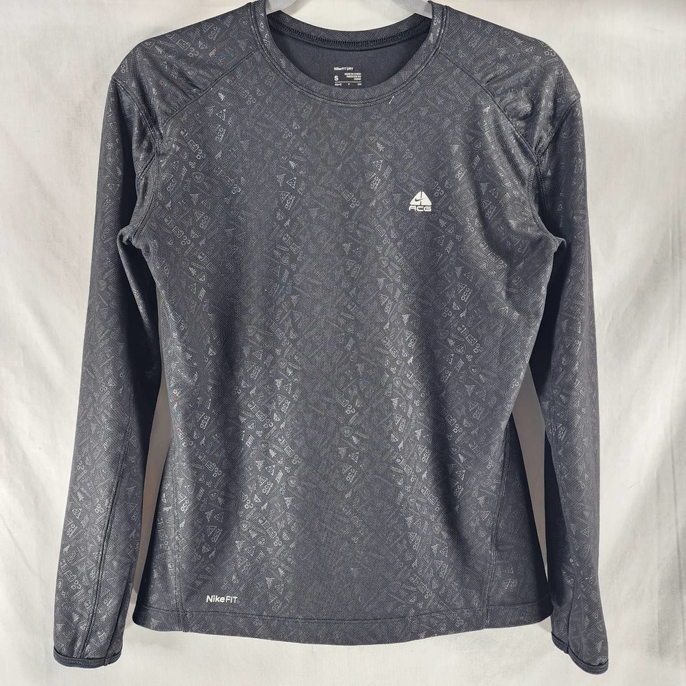 Nike ACG Size Small FITDRY Logo Print Size Workout Shirt Long Sleeve Black